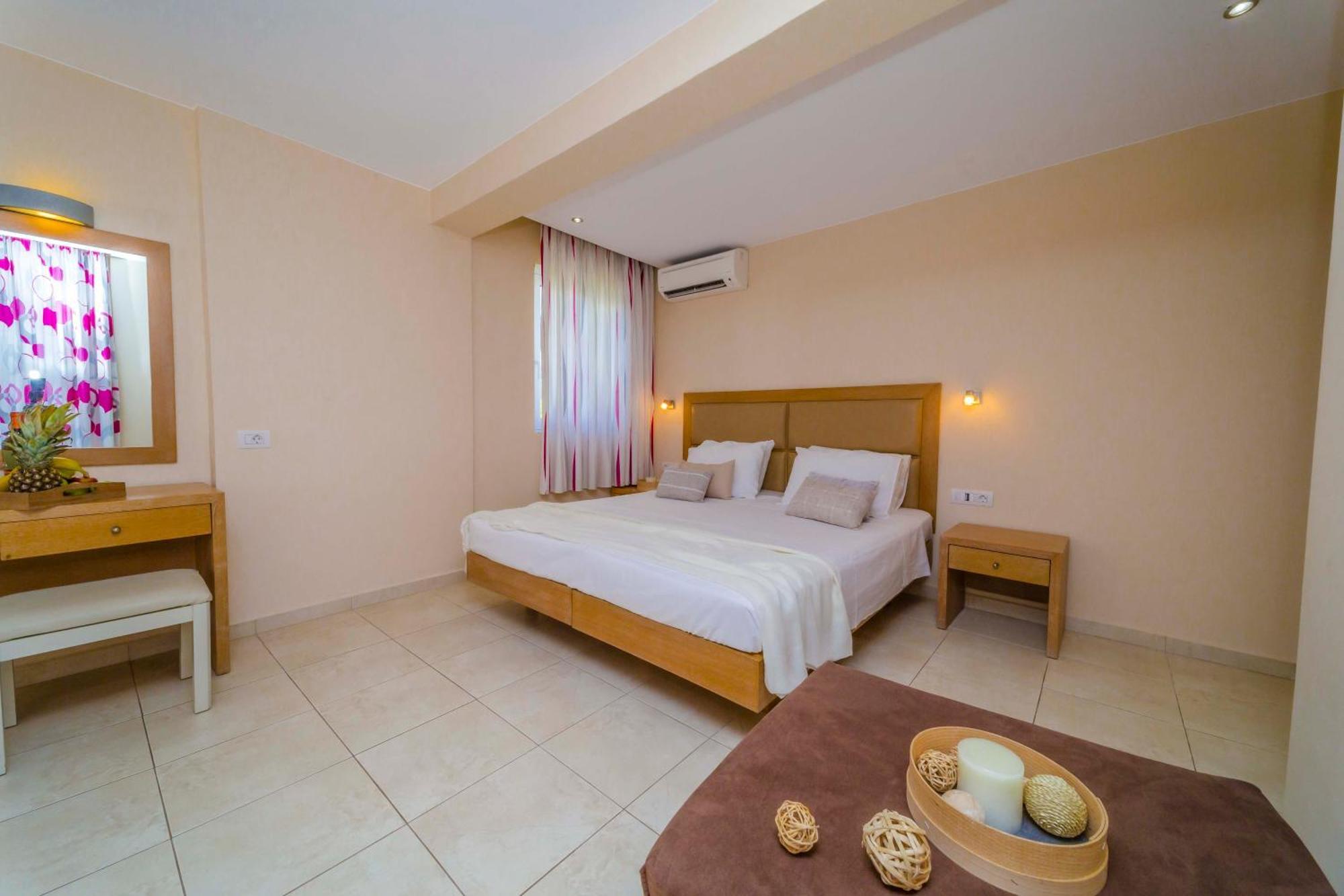 Amaryllis Front Beach Hotel Lardos Esterno foto
