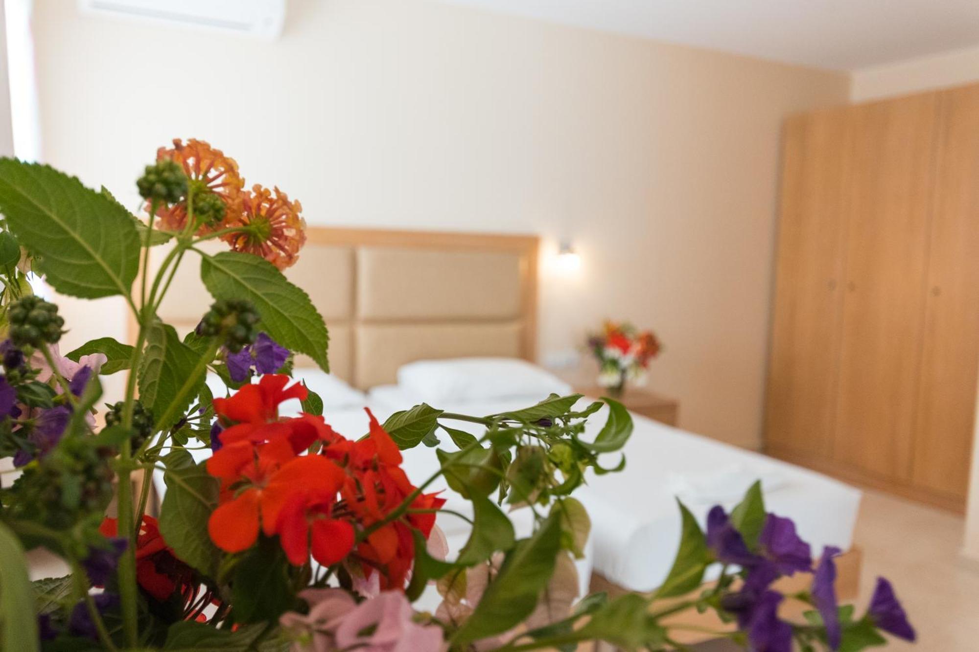 Amaryllis Front Beach Hotel Lardos Esterno foto